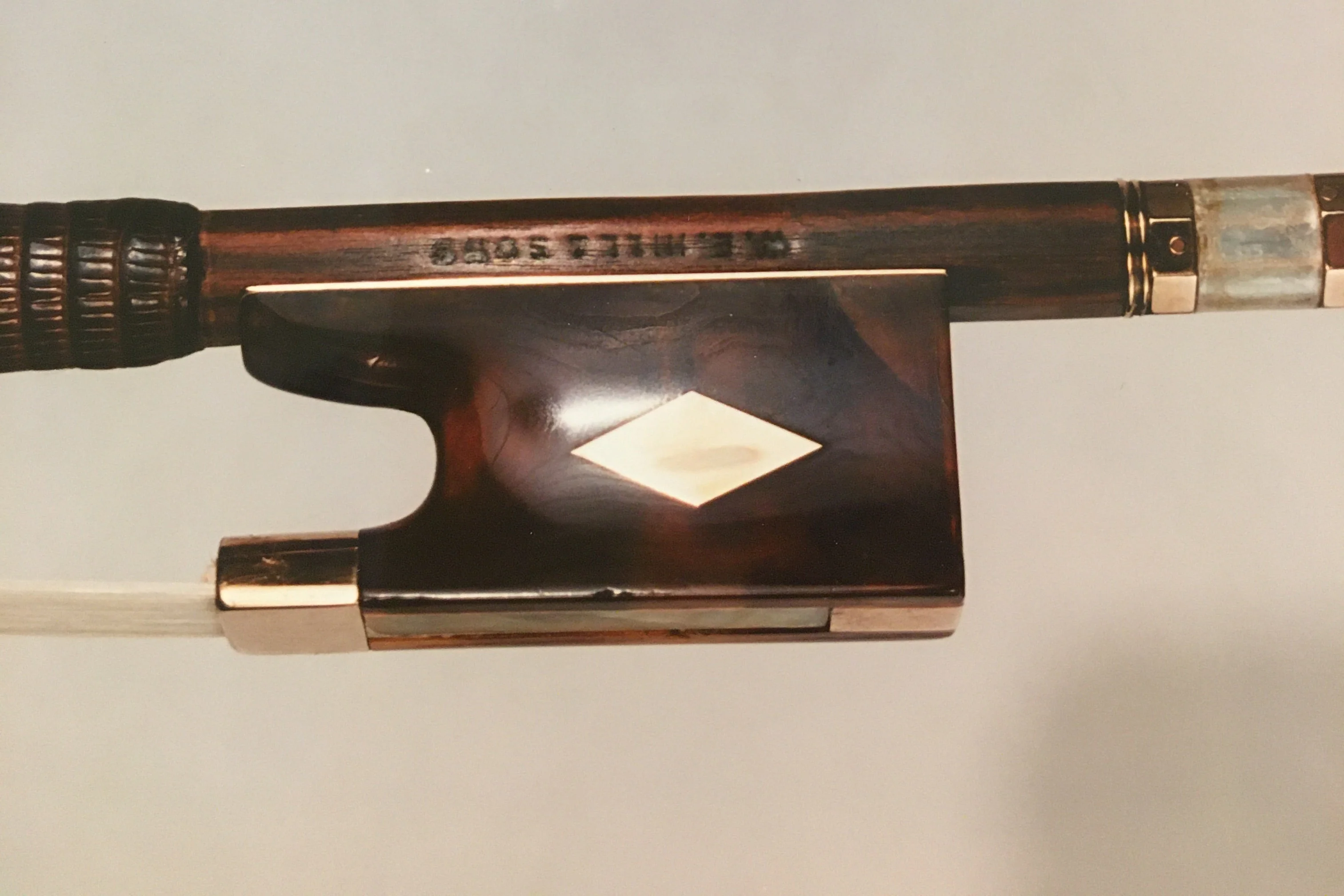 W.E. Hill & Sons Violin Bow att. to William Johnson, London, c.1905, Tortoiseshell/Gold - Image 2